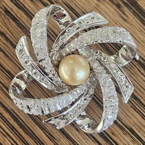 MCM KRS Sterling Silver Pearl Modernist Swirl Brooch Trumpet Closure